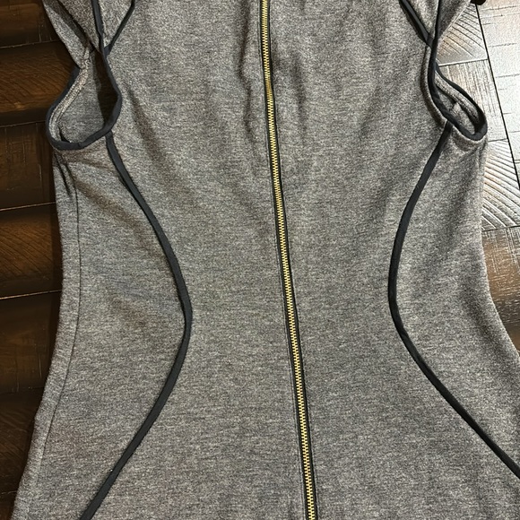 Express size 8 gray dress w black piping and gold zipper - Picture 8 of 9